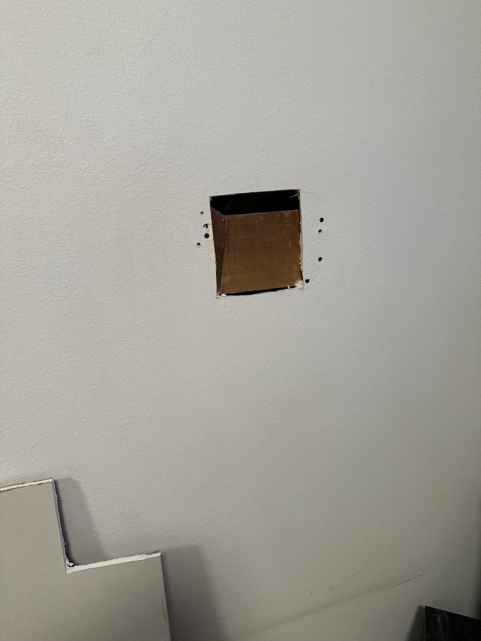 Move-Out Drywall Hole Repair Done Right in Redmond