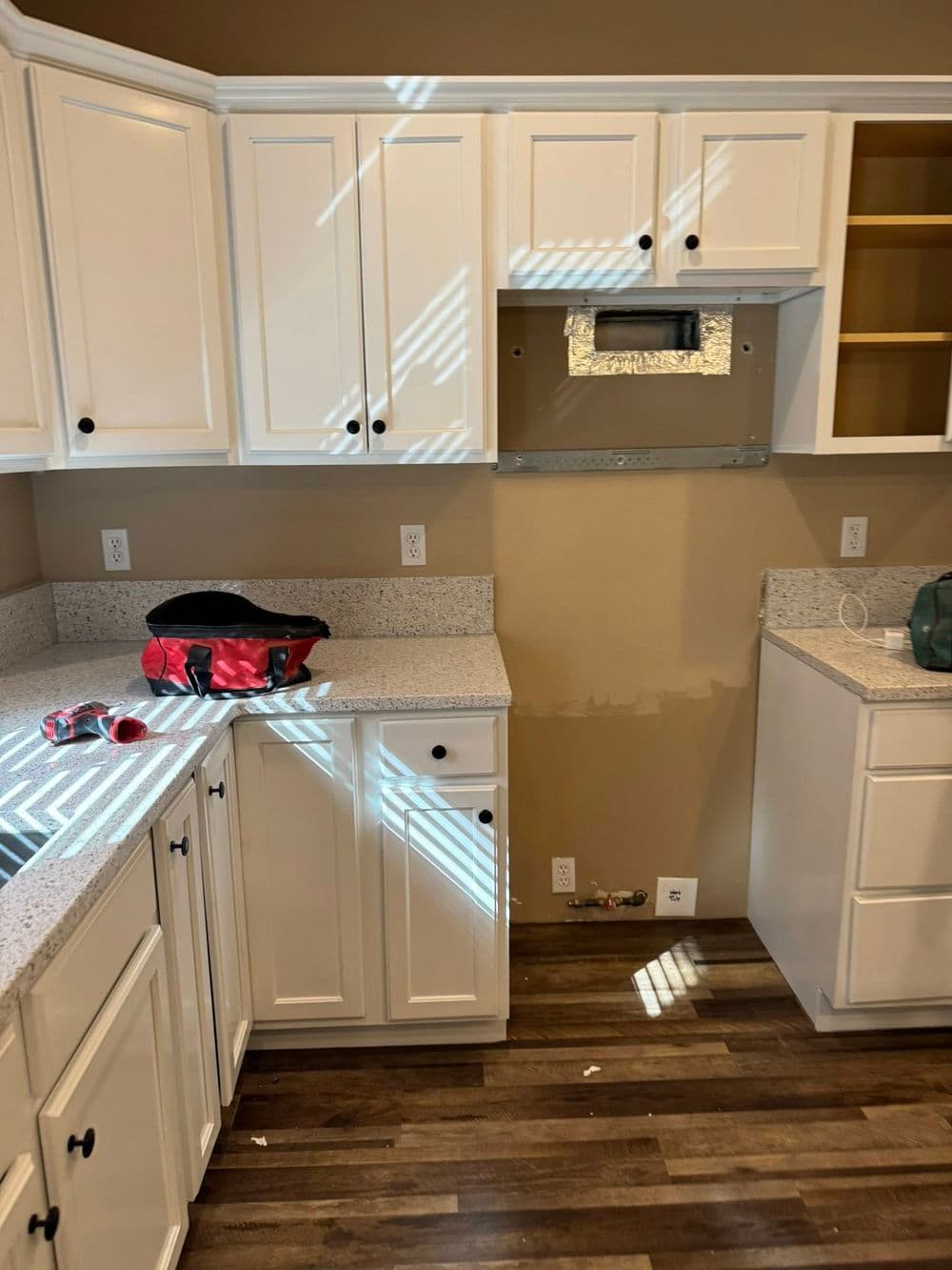Gallery photos for Dark Cherry Cabinets Painted White in Central Oregon: Image #14