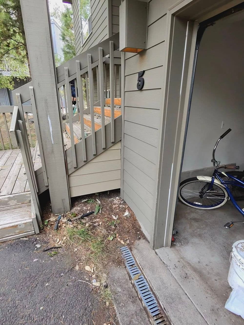 Gallery photos for Siding Replacement and Rot Repair Done Right in La Pine: Image #2