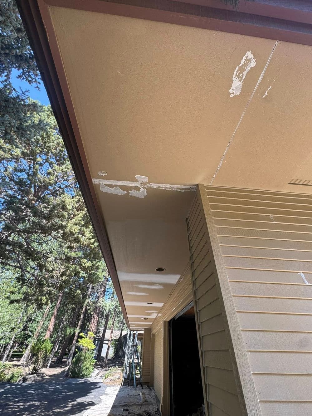 Gallery photos for Exterior Soffit and Stucco Repaint on a Tumalo Home: Image #3